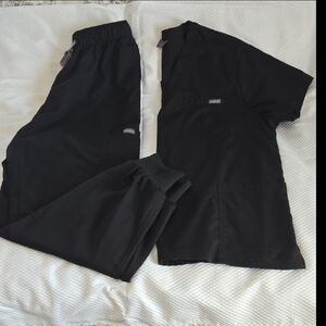 Niaahinn Womens Scrub Set. Size L. Color Black.